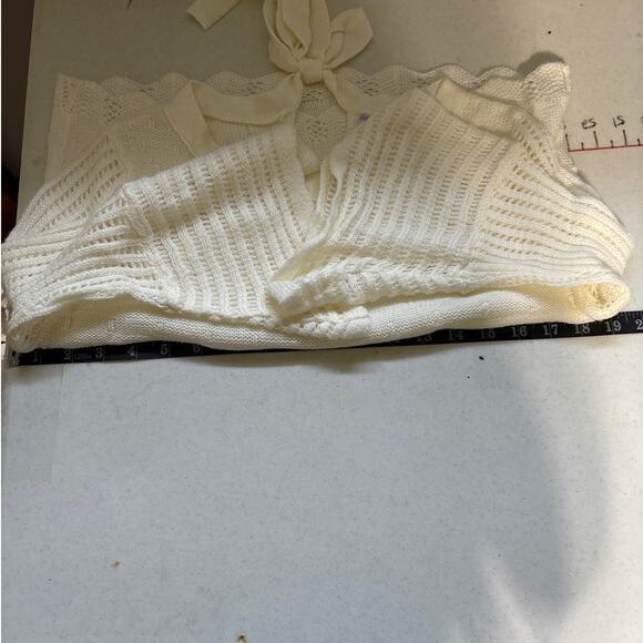 Alya Knitted Crop Sweater Bell Sleeves Small Keyhole - Picture 6 of 14